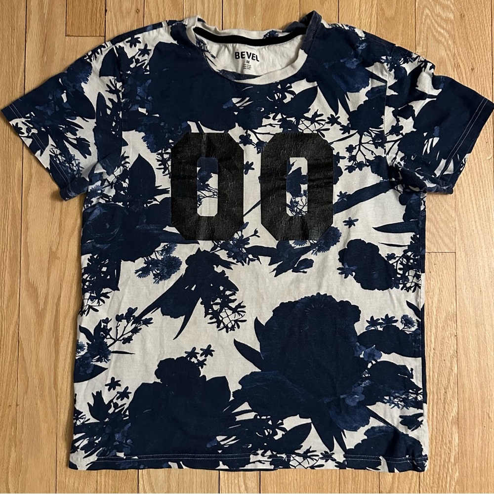 Bevel Men’s Floral White Navy Double Zero Short-Sleeved T-Shirt, Size M